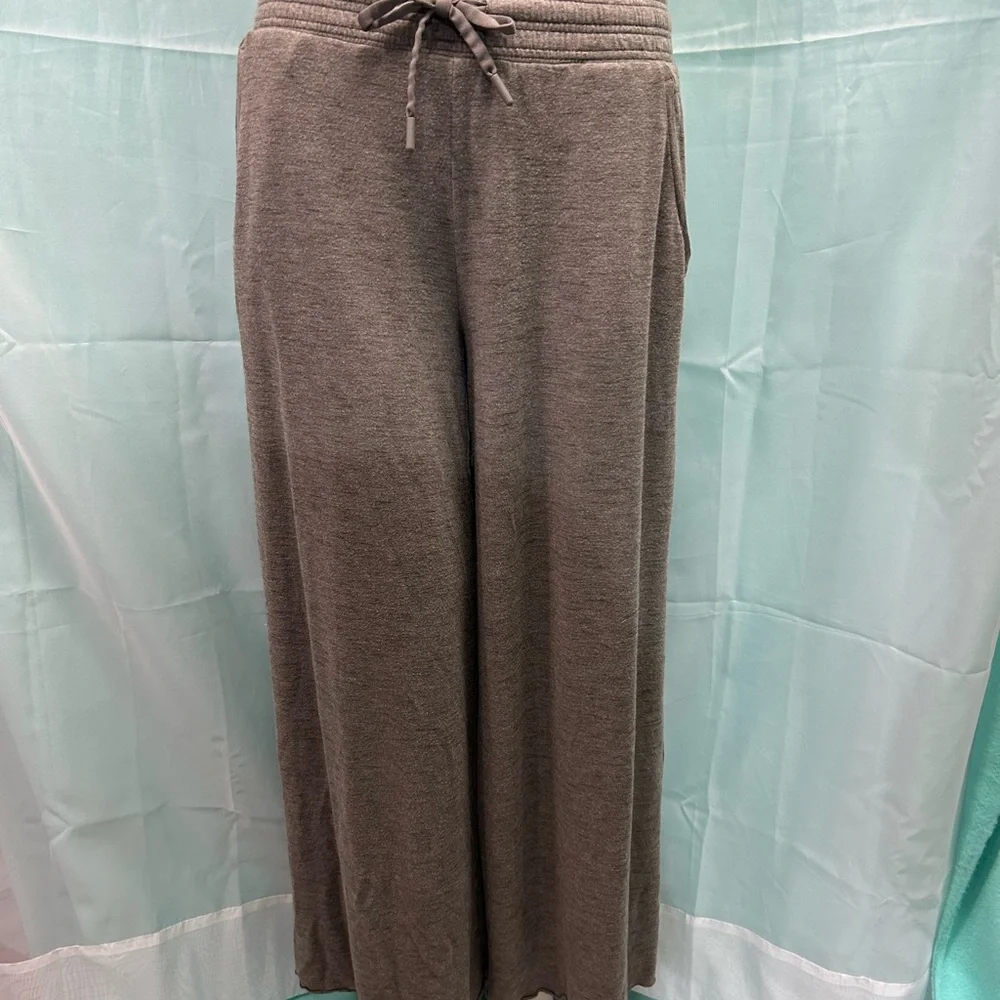 Athleta Wide Leg Pants in Gray - Picture 3 of 7